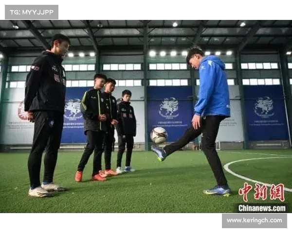 U青主帅解析:青少年足球训练如何提升球员基本功与个人能力(青少年足球技术训练方法) U青主帅解析:青少年足球训练如何提升球员基本功与个人能力(青少年足球技术训练方法)